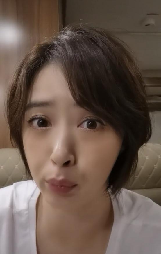 蒋欣上镜显胖的真实对比,蒋欣瘦成肌肉