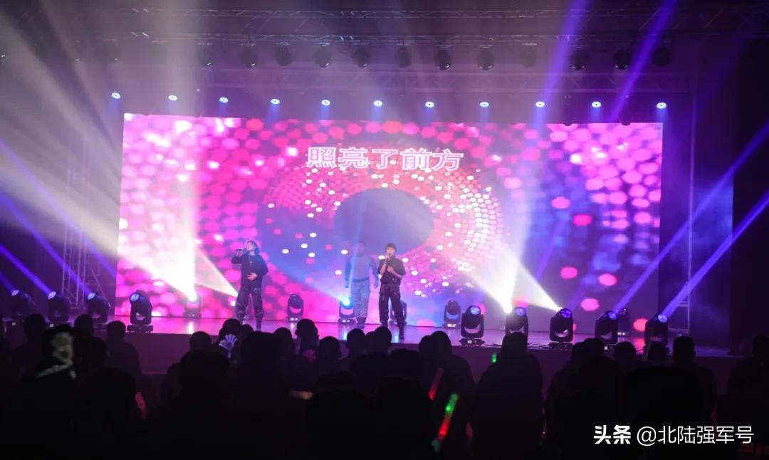 军营春晚嗨翻全场,军营春晚众星闪耀你喜欢哪一款