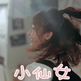 泳帽不勒头不掉,游泳泳帽怎么戴