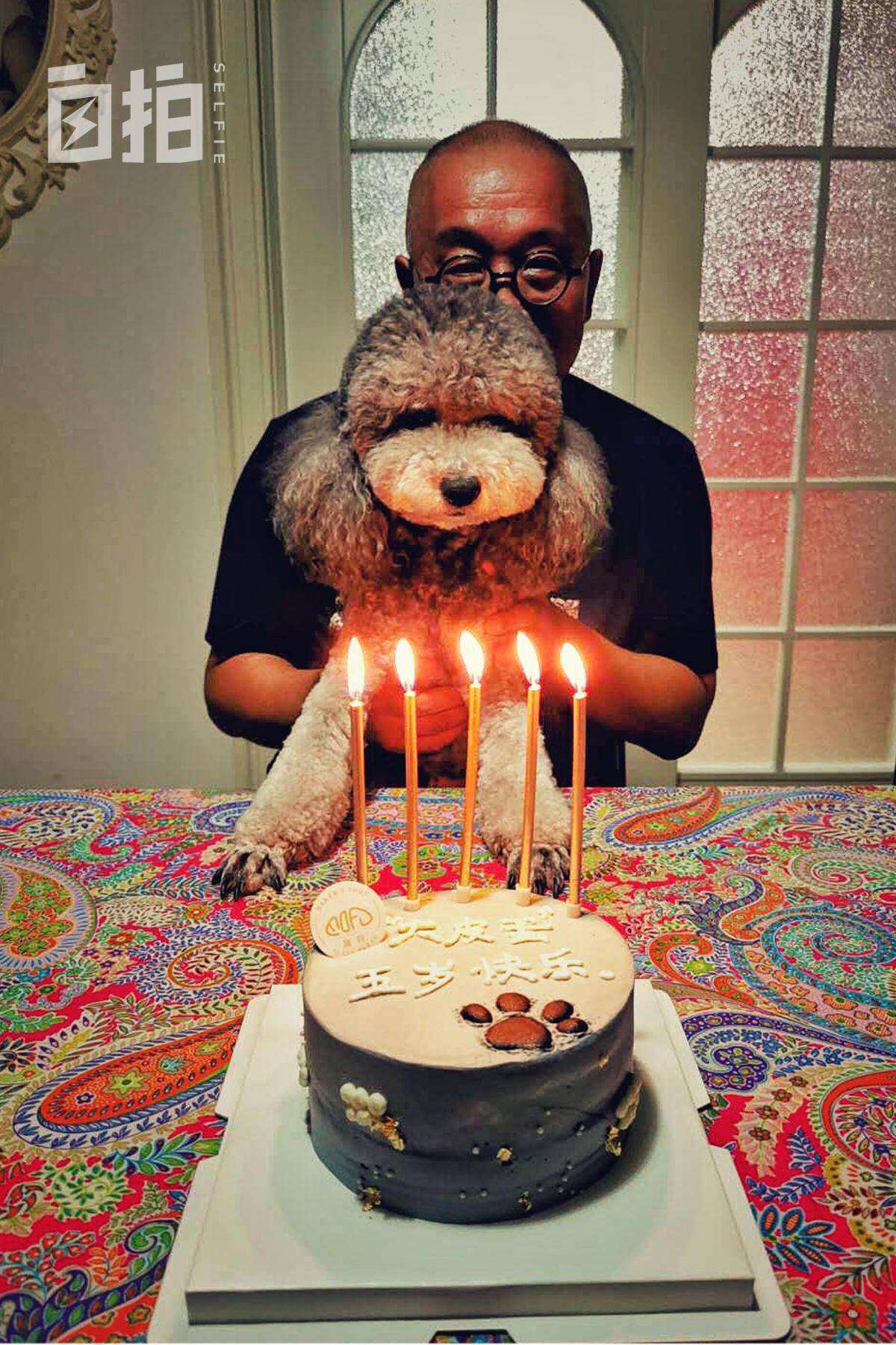 我和媳妇不生孩子，用省下的钱全款买车买房、雇阿姨和司机，享受人生