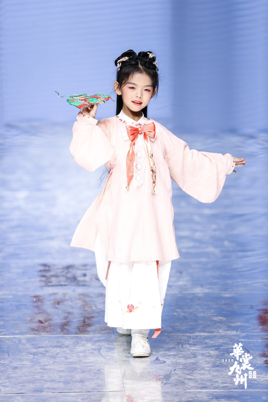 盘点那些穿上汉服的小孩子,穿汉服的小模样太可爱了