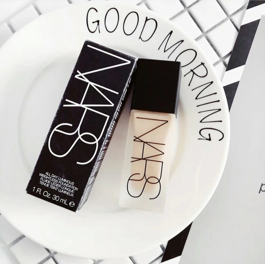 热门粉底液分享,迪奥水润,圣罗兰轻薄不卡粉,NARS抗氧化效果好