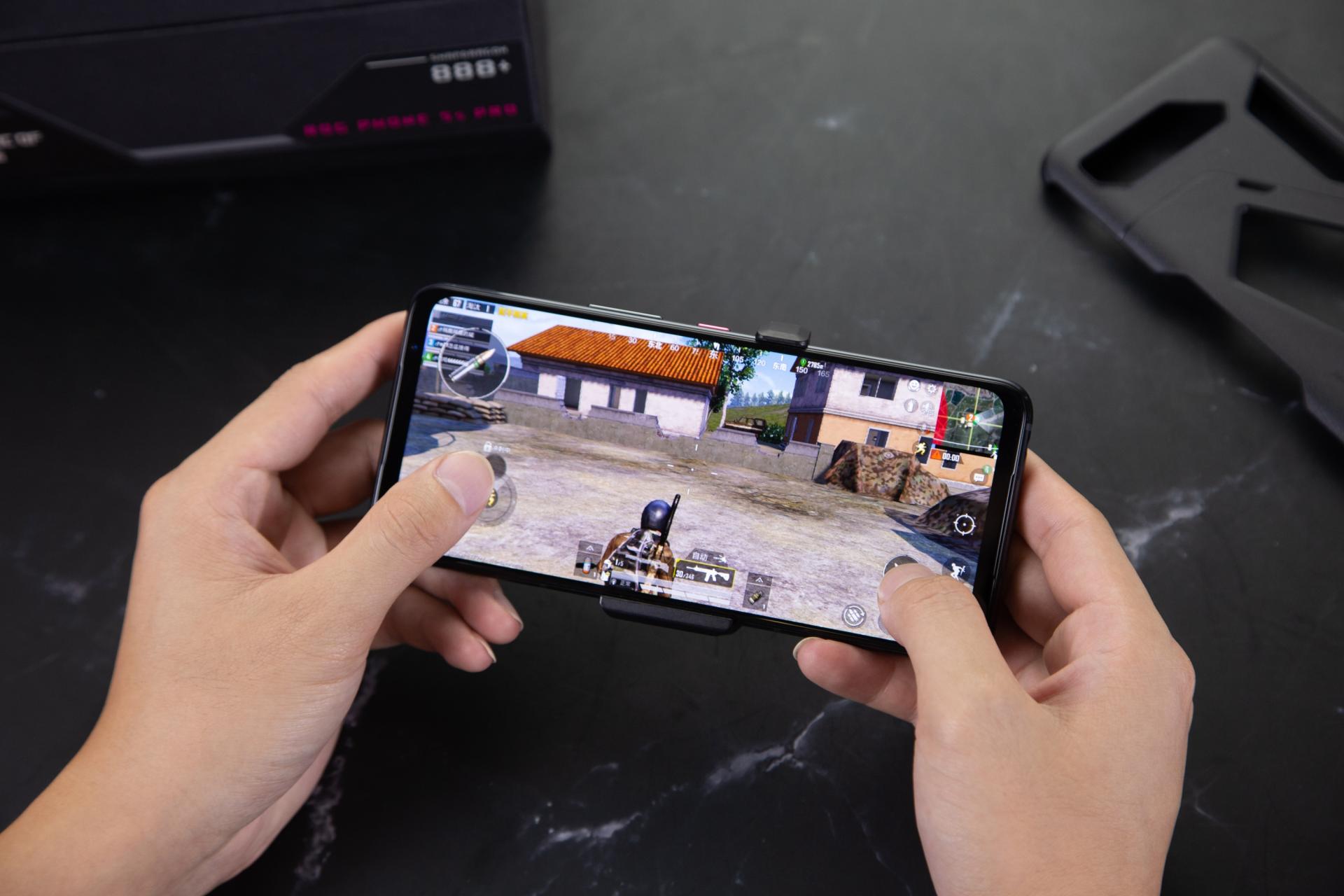 144Hz+骁龙888Plus很耗电？看ROG游戏手机5s坚持一整天不充电