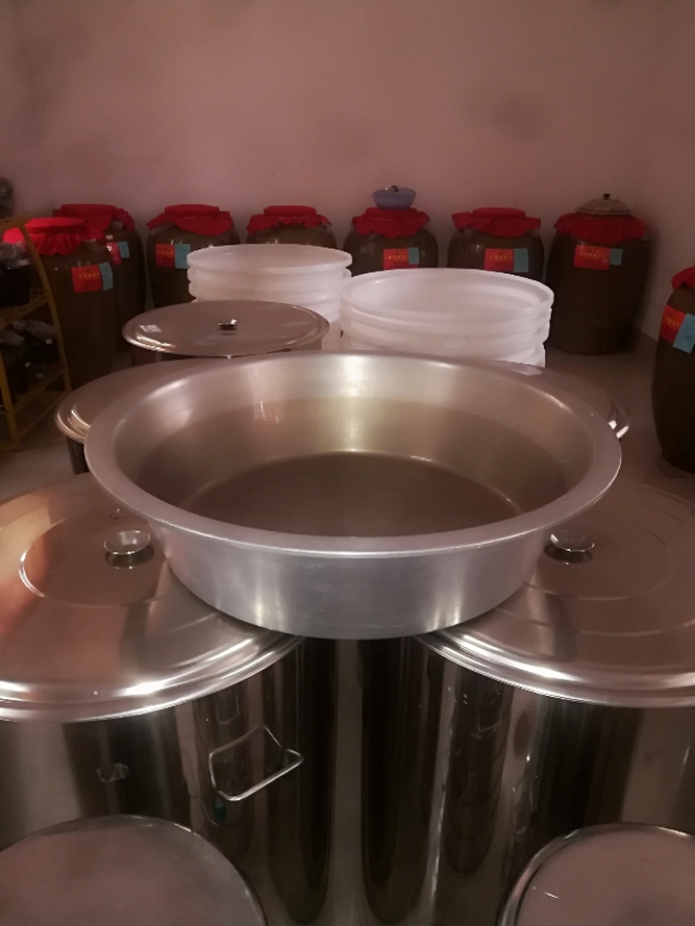 城乡家庭自酿纯粮白酒需要多少场地设备资金？