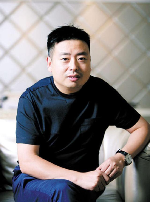 叶国富一年赚多少钱,叶国富靠10元店做到150亿身家