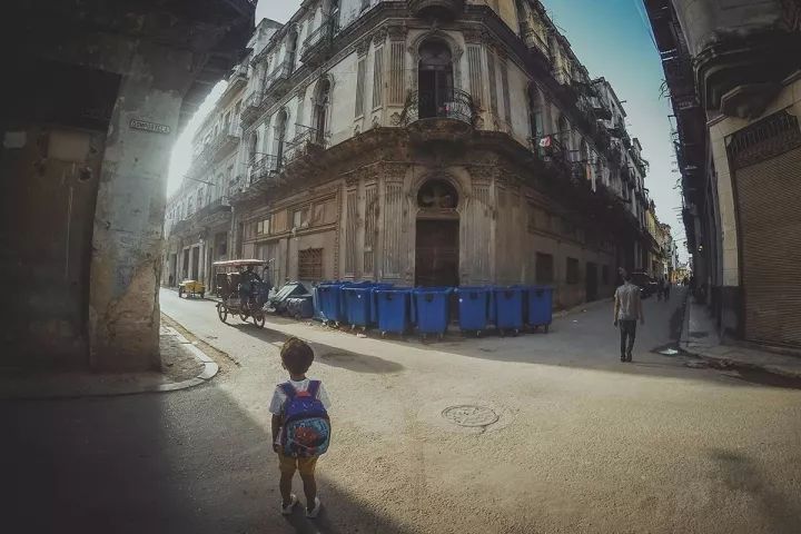 放弃了学区房选择私立,放弃陪读选择照顾生病的父母