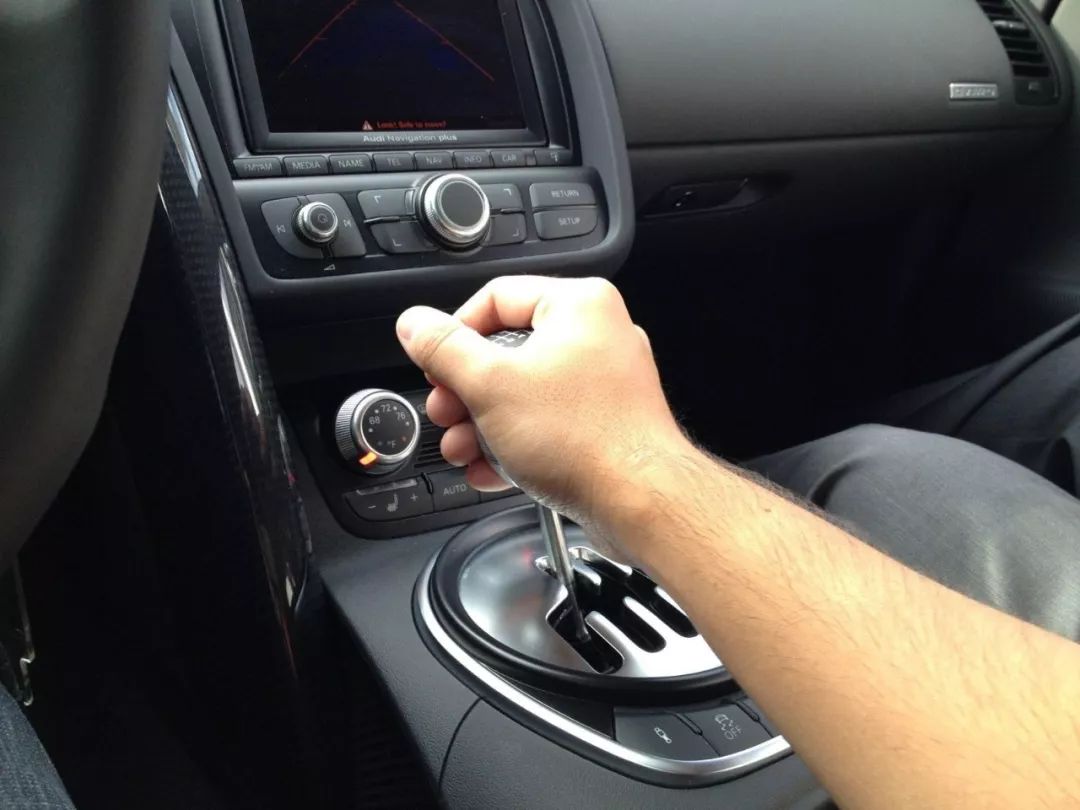 关于新手司机如何驾驶手动挡,新手学开手动挡车的详细步骤