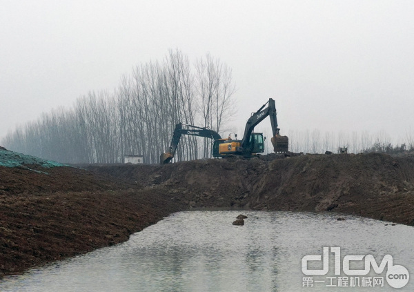 国四2023款约翰迪尔e210挖掘机,约翰迪尔挖掘机e210参数配置