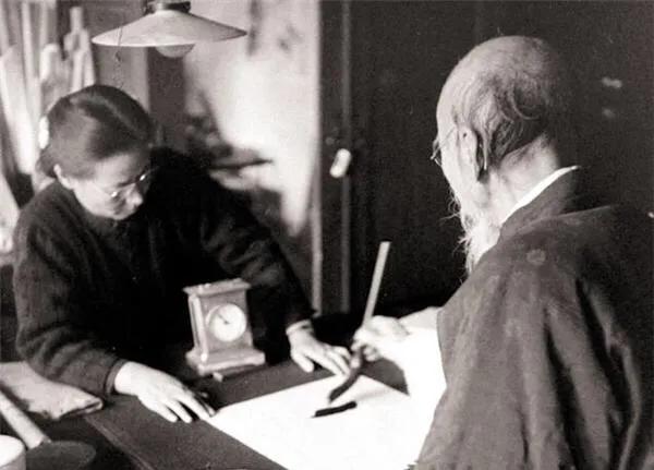 齐白石老虎背影放大10倍,齐白石的老虎国画图