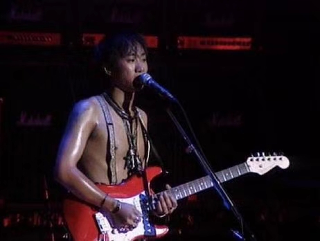 黄家驹大头fender型号,fender美标贝斯