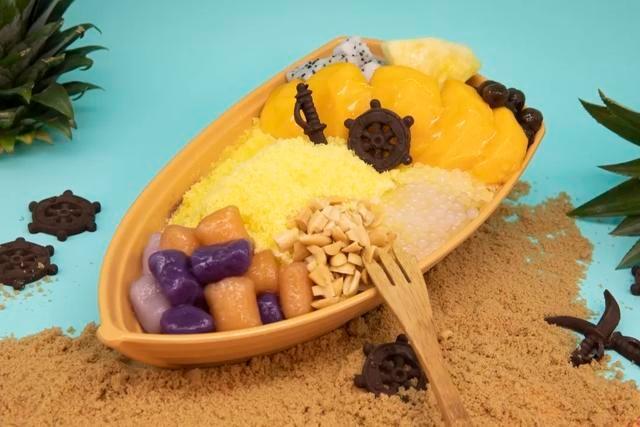 迪士尼牵手比心,上海迪士尼牵手