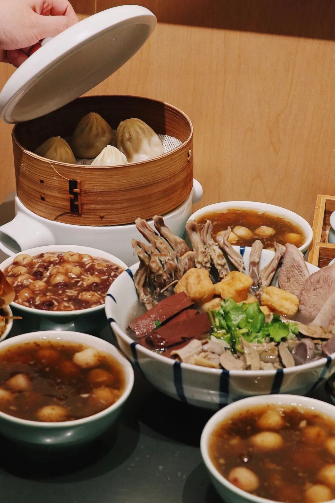 长春出发特价机票四月,长春出发双人旅游套餐含机票团购