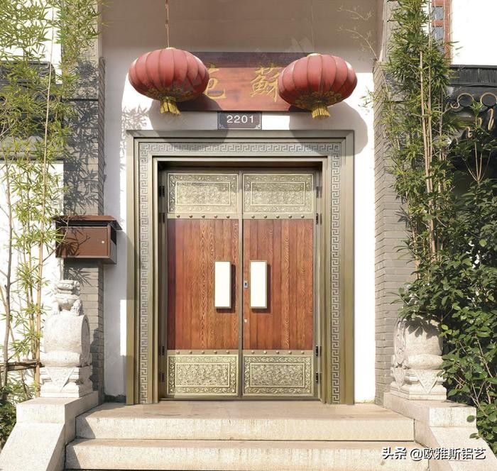 别墅门是铸铝门还是锌合金好,别墅铸铝门流行