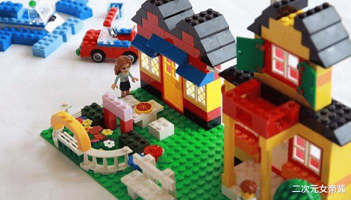 靠卖“盗版乐高”,9人5年收入3亿,乐高为何如此受欢迎?