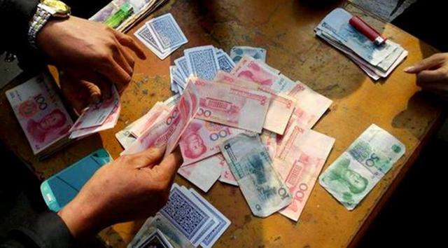 农村过年一定要攀比吗？他们活出了自己，看看到底什么下场