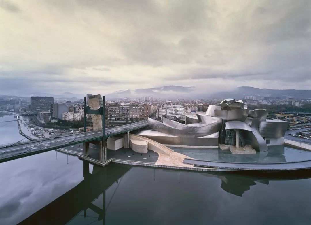 lv韩国上新为什么比中国早,lv韩国专卖店