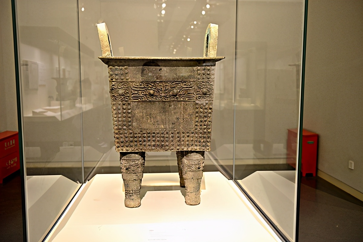 杜岭一号方鼎在哪出土,杜岭二号方鼎的容积