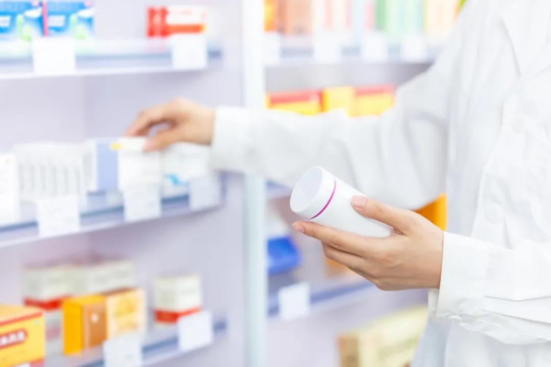 常见口腔溃疡症状及治疗方法,常见口腔溃疡的症状及治疗方法