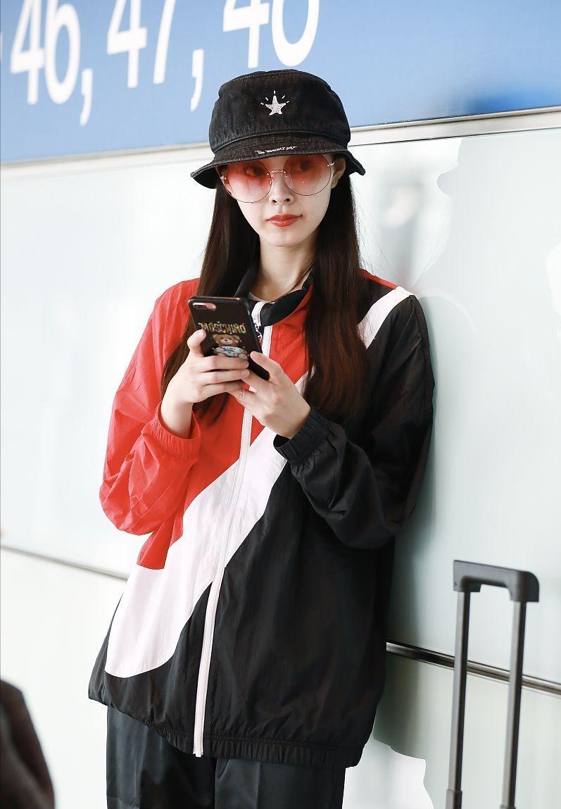 宋轶小雏菊印花裙,宋轶牛仔短裙穿搭