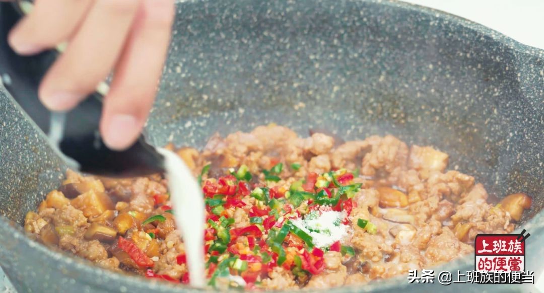 水蒸蛋怎么蒸得又嫩又滑,水蒸蛋加几倍水