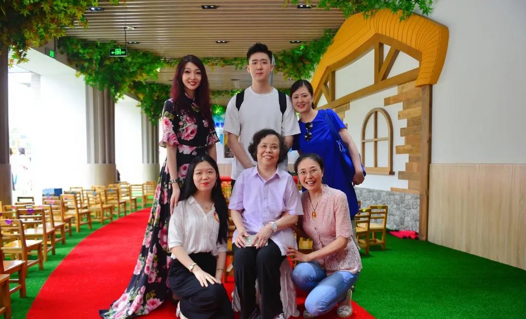 家长学子深情告白育文蒙特梭利幼儿园：最合适时间遇到最好的育文