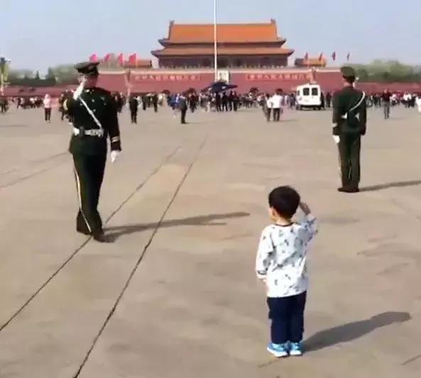 情感23张图片,23张爱与人性的照片