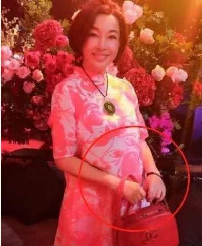 63岁刘晓庆怀孕了是真的吗,刘晓庆现在怀孕了是真的吗