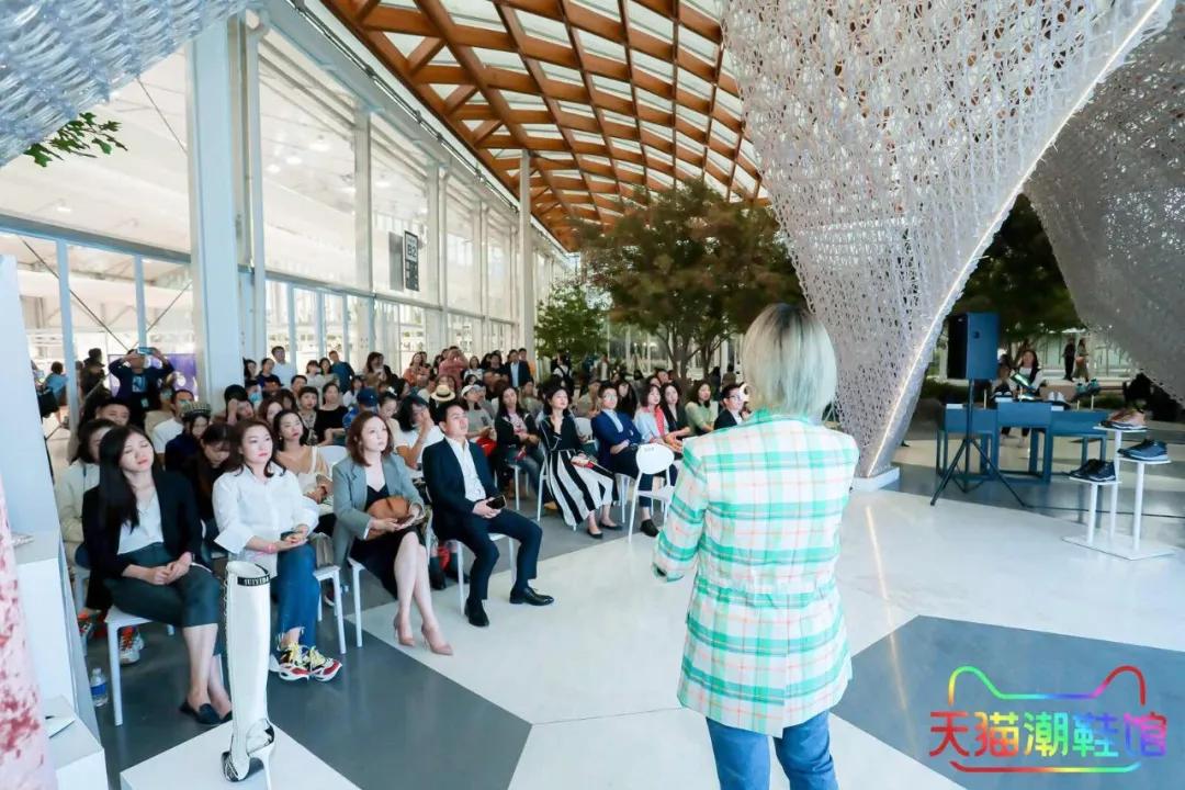 今年流行的鞋柜高级感,鞋柜必备的几款百搭鞋子