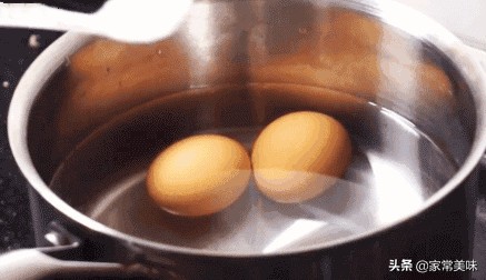 鸡蛋煮了之后怎么做不加啤酒,鸡蛋煮熟后怎么做才能不会烂