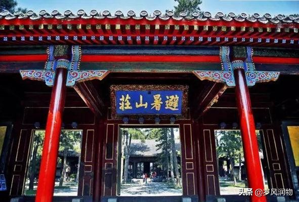 承德医学院：曾经是承德唯一的本科高校，也是河北省的医学重镇