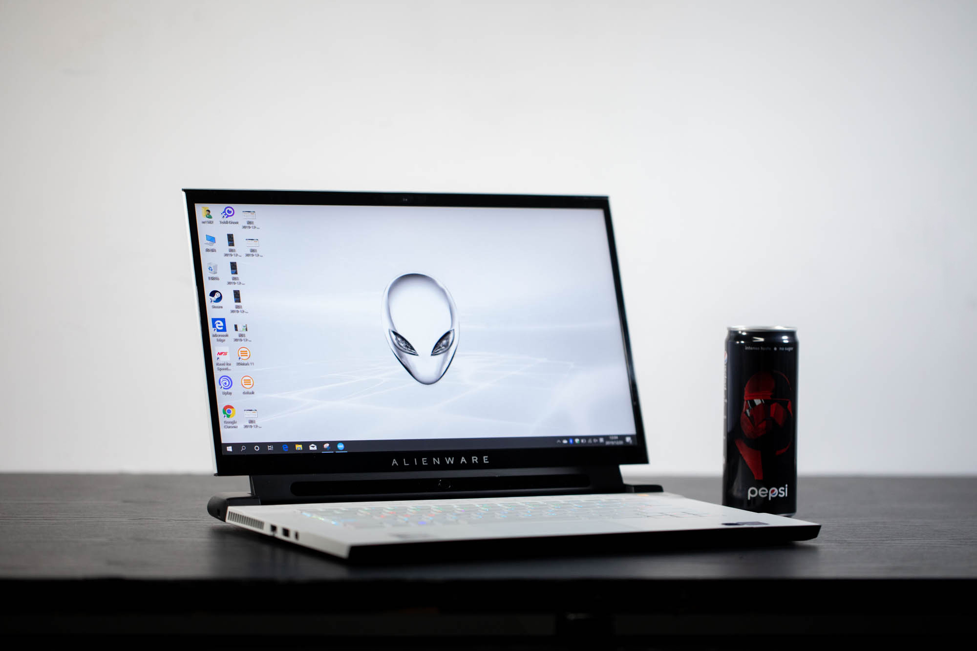 戴尔外星人m15r6测评是什么系统,戴尔外星人m15r2雷电接口