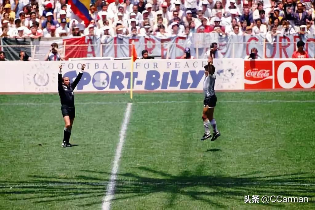 足球“上帝之手”:草根阶层公认史上第一球王,超脱体育政治领袖