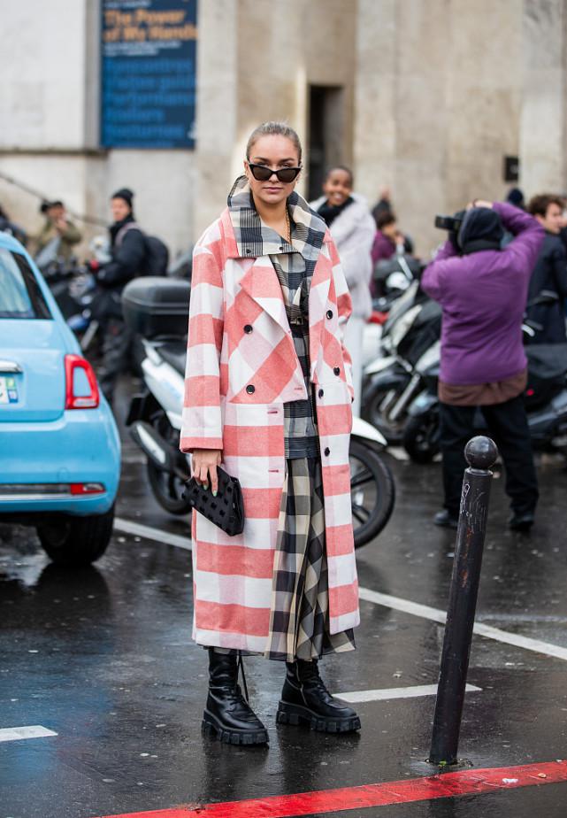 一件实用又时髦的大衣,大衣过时了外搭一件马甲