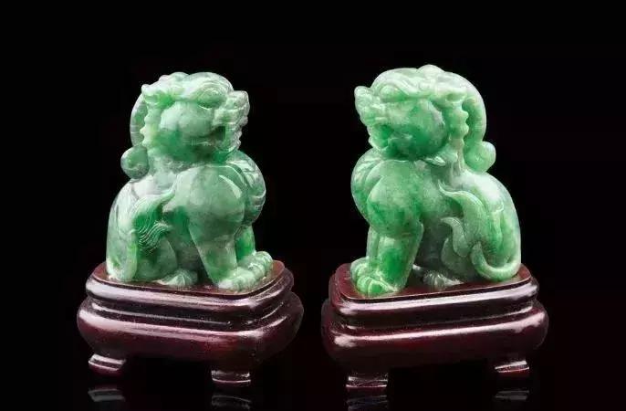 6类人群、30种翡翠。翡翠可不能随便送人，现在看还不晚！