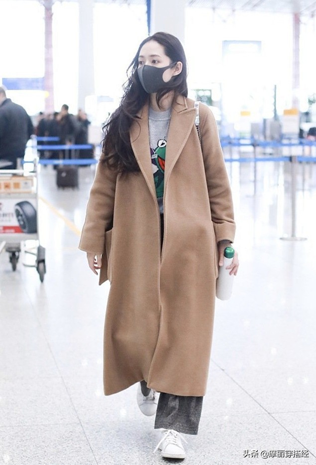 小白鞋不够靓?这4款裤子来加盟,打造“最强”的时尚阵容