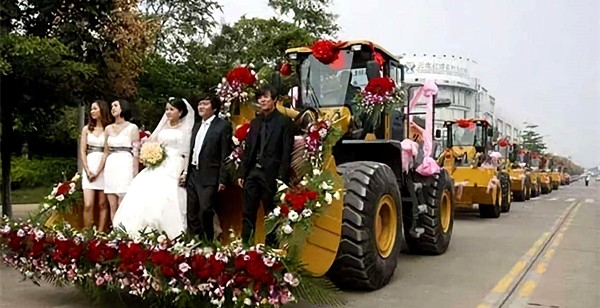 劳斯莱斯出一次婚车得多少钱,劳斯莱斯加长版婚车多少钱