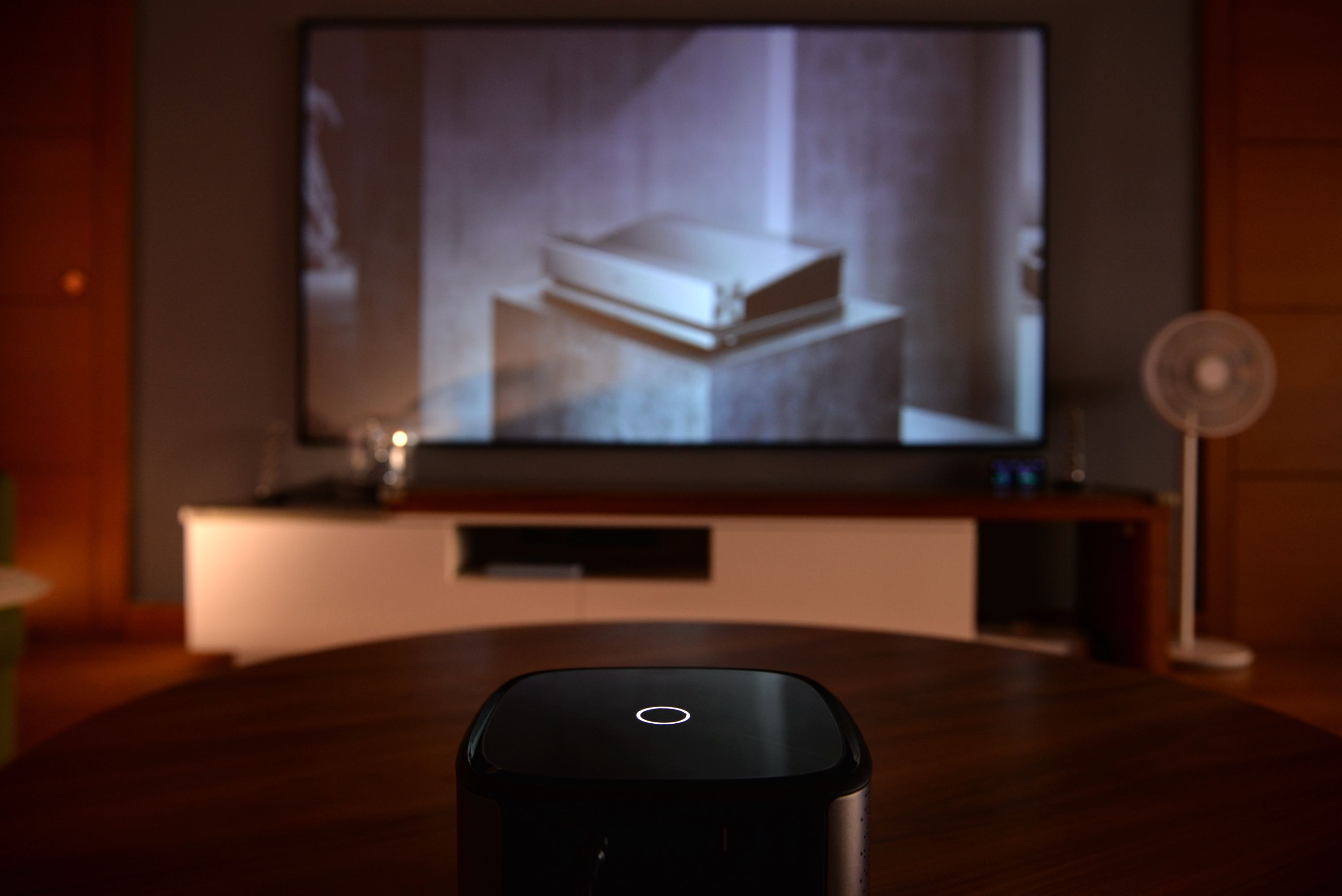 激光投影仪适合用白幕还是灰幕,2000流明投影仪适合白幕还是灰幕