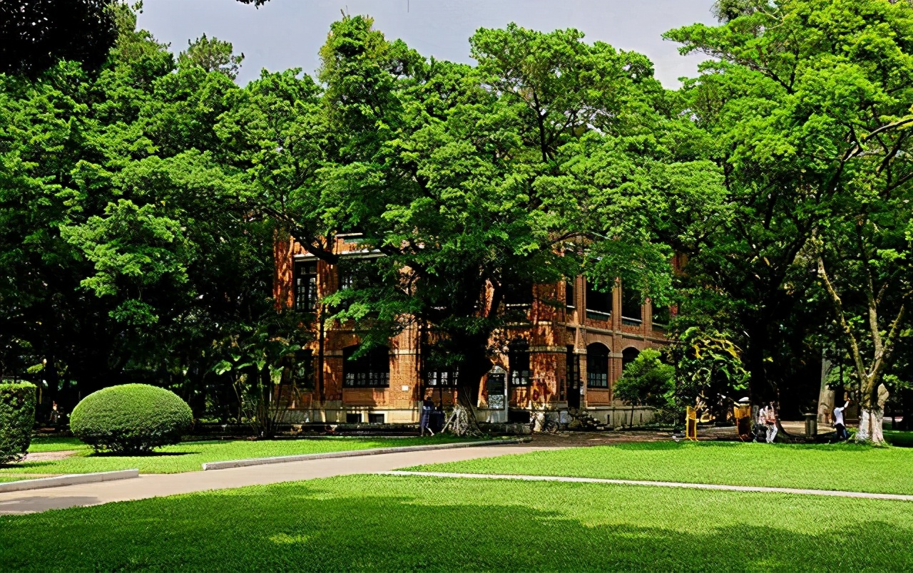 中山大学学长谈考研历程，初试最高466分，复试线高达390分