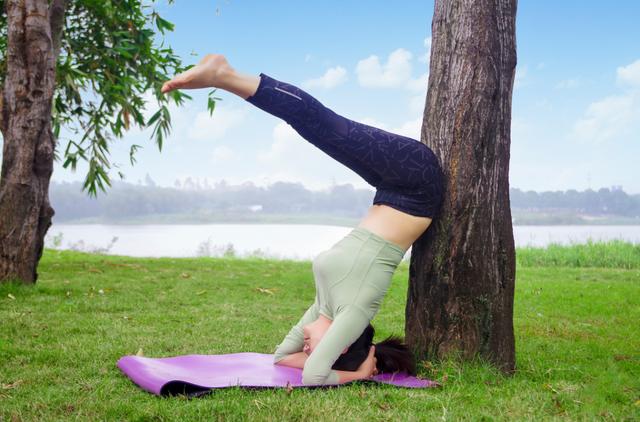 瑜伽服的选择技巧有哪些,初学瑜伽怎样挑选瑜伽服