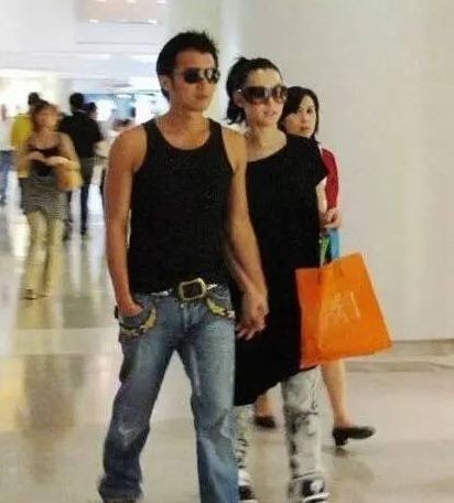 王菲和窦唯目前的关系,王菲最疯狂的一次恋爱