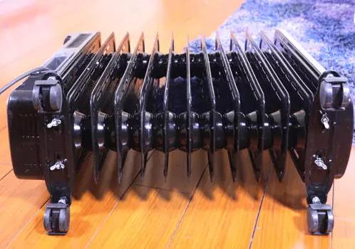 油汀和踢脚线取暖器哪个好,电油汀取暖器和踢脚线取暖器哪个好