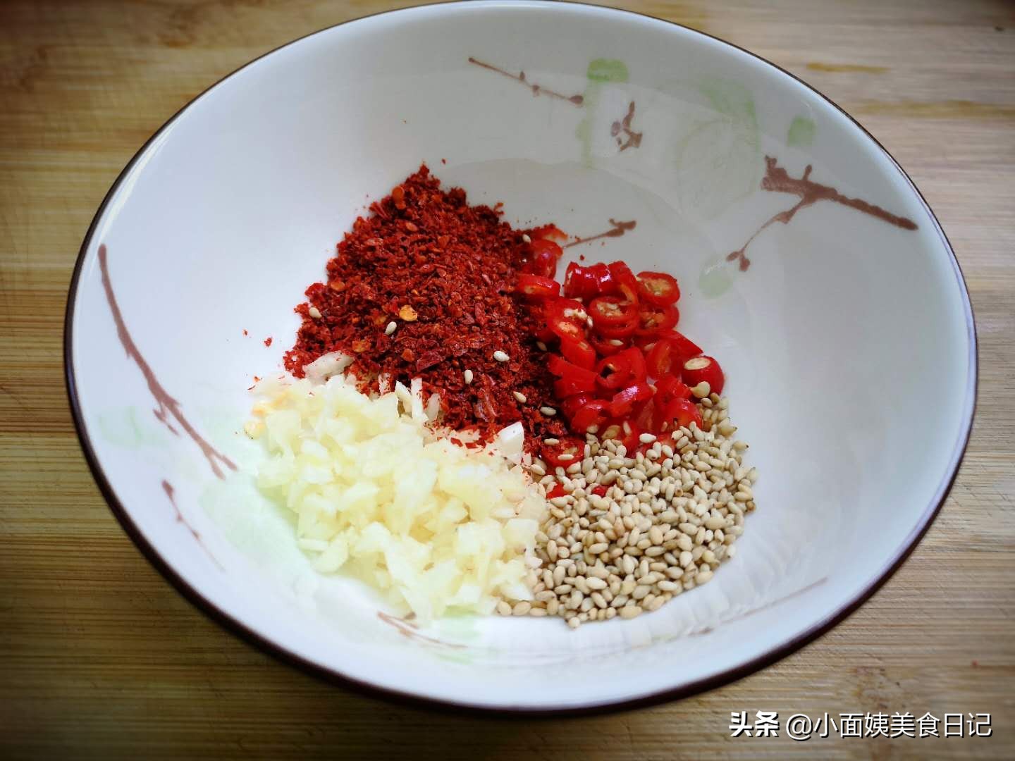 夏天凉面的做法简单易做,大热天教你做凉面调料