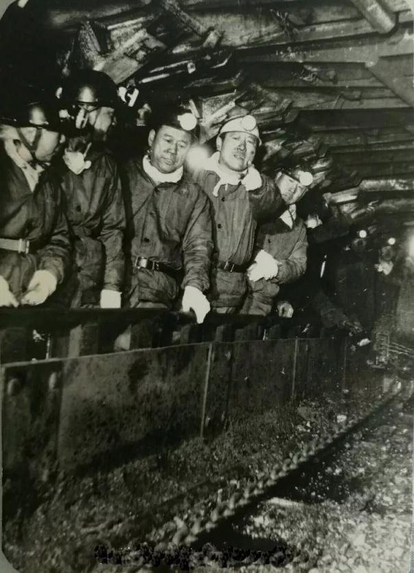 我自豪我曾经当过兵完整版,贺兰山的守卫者图片