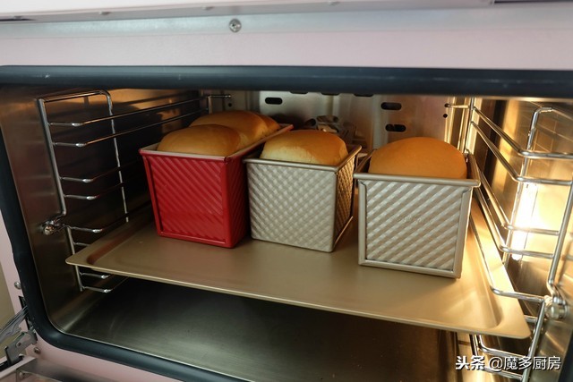 超级柔软细腻拉丝的吐司面包做法,怎么才能做出好吃的厚吐司面包