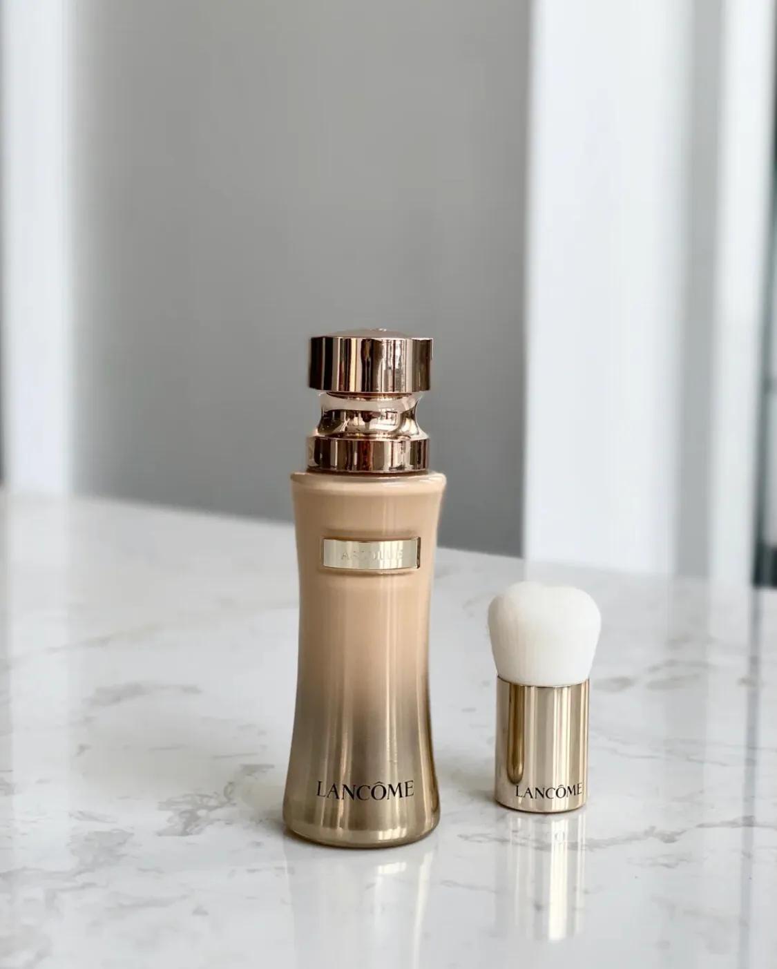 芭比布朗清透持妆粉底液012号试色,干皮粉底液阿蓝测评芭比布朗