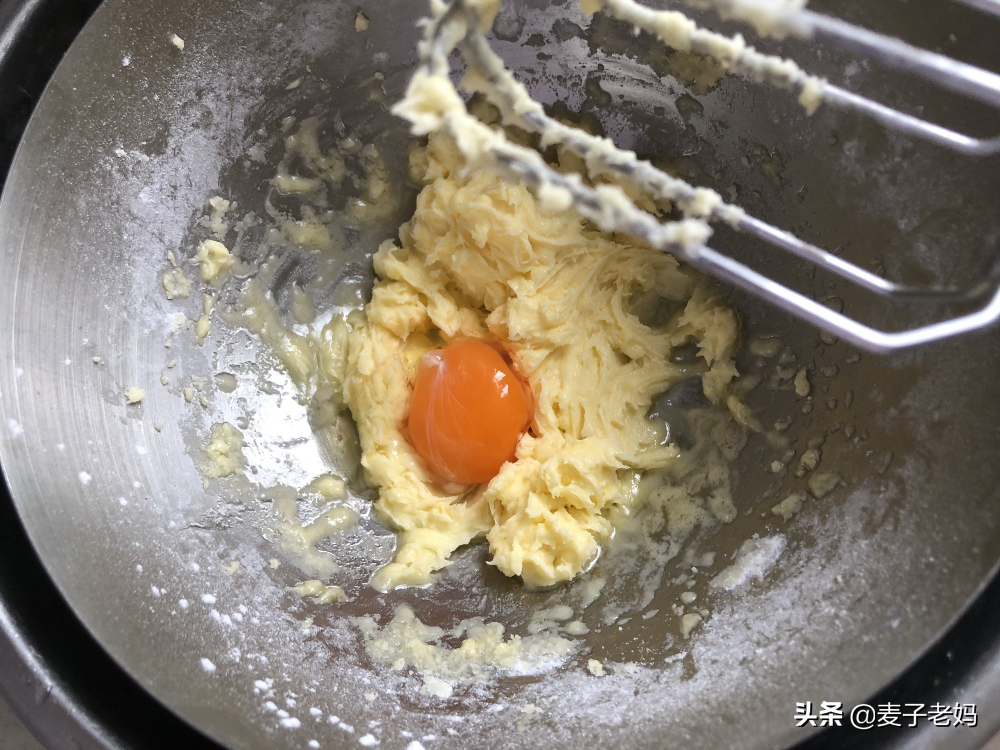 吃剩小米粥能做饼吗,剩的小米粥做发糕