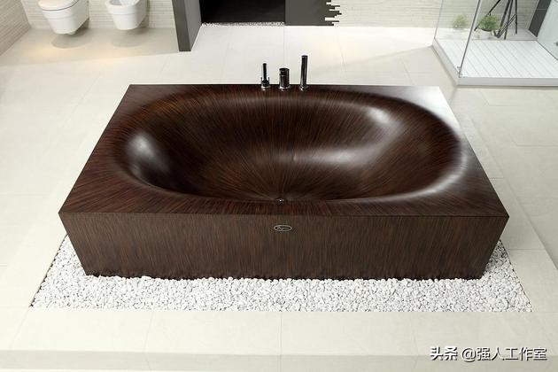 家庭安装木制浴缸效果图,现代浴缸卫生间装修风格