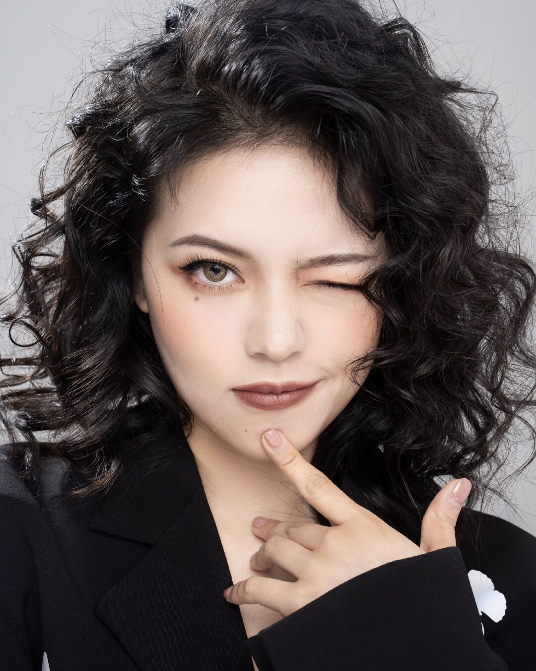 脸部不同地方长痘原因及解决方法,脸上各部位长痘的原因和解决方案