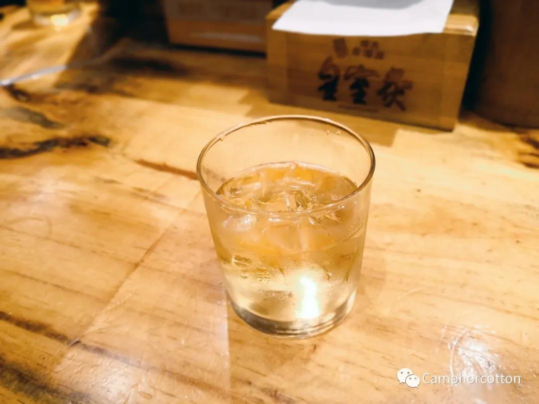 炎热的夏天，社畜需要一个安静的小酒馆