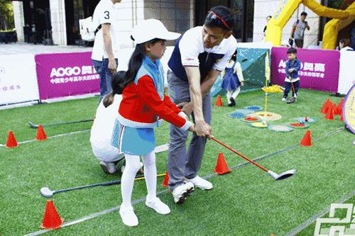 巨型圣诞树亮相天府芙蓉园造圣诞幻梦啦！还有亲子免费乐玩！